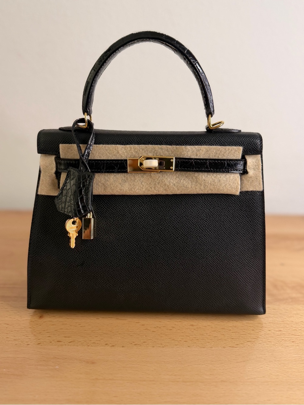 BLACK MADAME Epsom LEATHER SHINY NILOTICUS CROCODILE TOUCH SELLIER KELLY 25 GHW